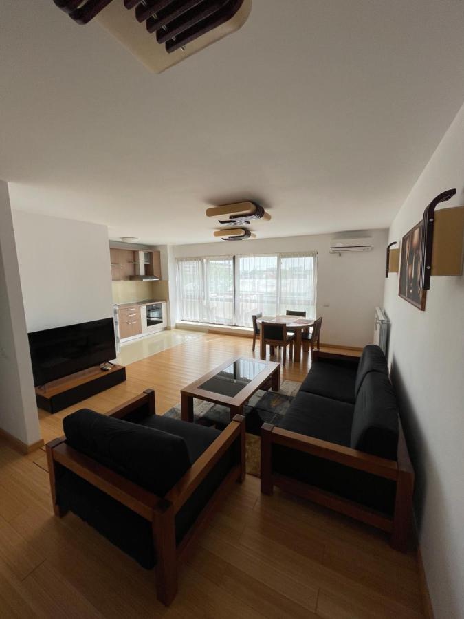 Sunny Two Room Apartment, Baneasa, Petrom City, Free Wi-Fi And Underground Parking Bukares Bagian luar foto
