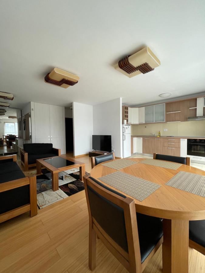 Sunny Two Room Apartment, Baneasa, Petrom City, Free Wi-Fi And Underground Parking Bukares Bagian luar foto