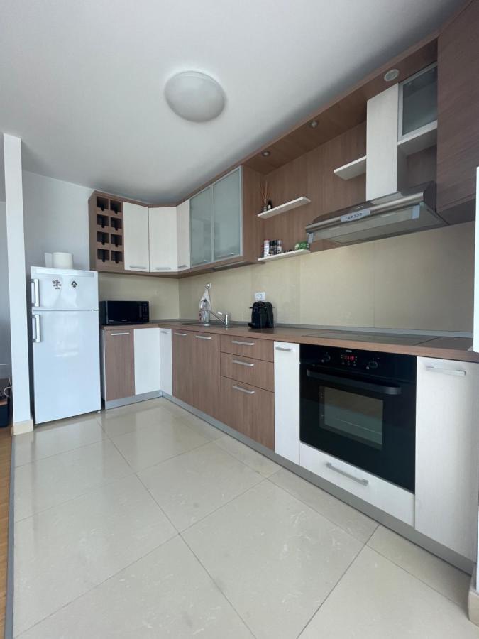 Sunny Two Room Apartment, Baneasa, Petrom City, Free Wi-Fi And Underground Parking Bukares Bagian luar foto